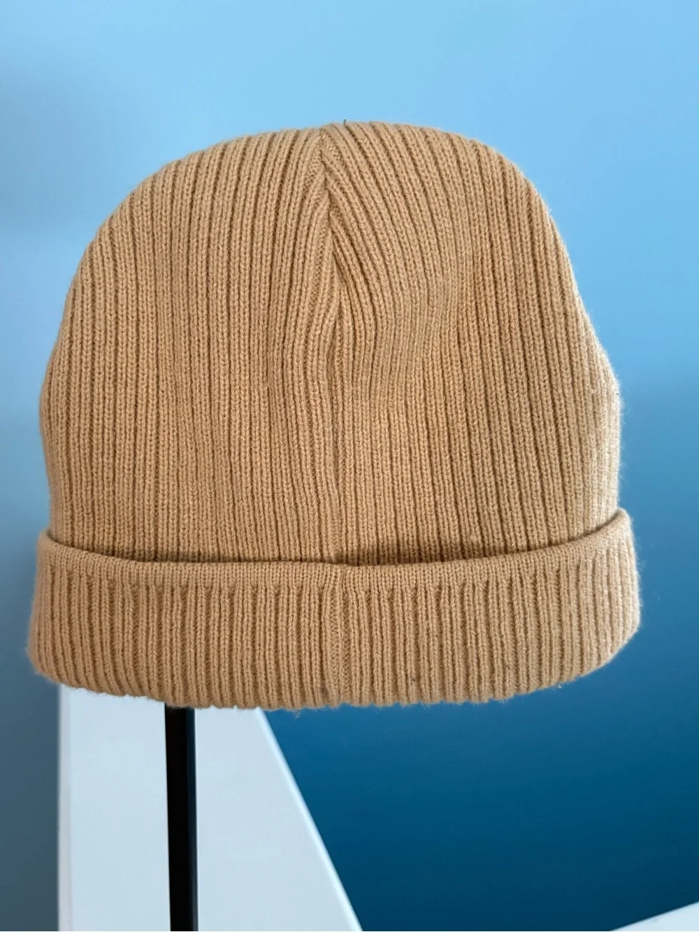 Levi's Backpatch Ribbed Knit Beanie